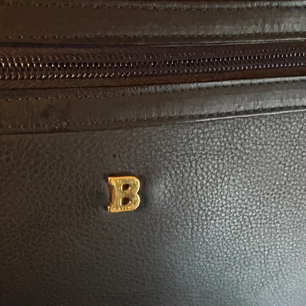 Bally classic black